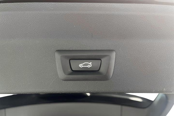 Grå BMW iX3 fra 2022