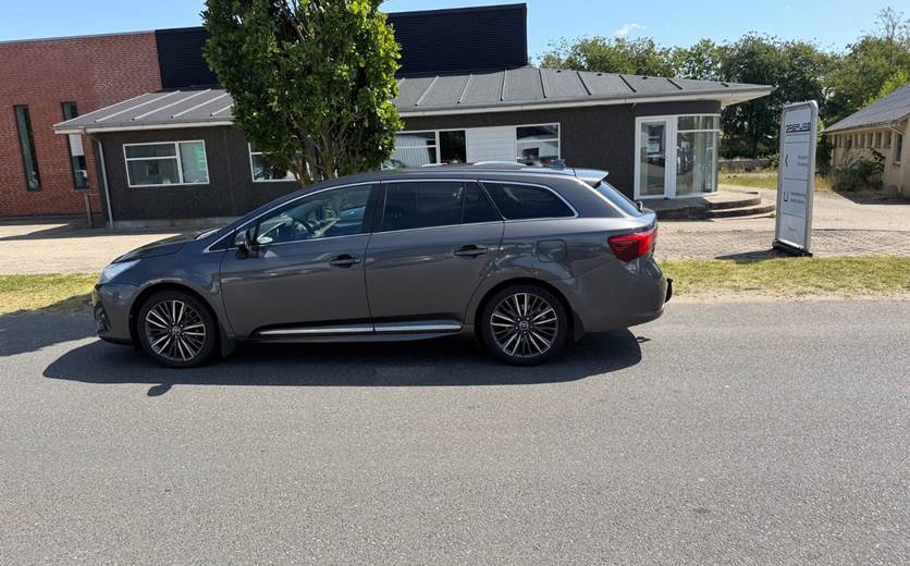 Toyota Avensis 1,8 VVT-i T2 Executive Touring Sports MDS