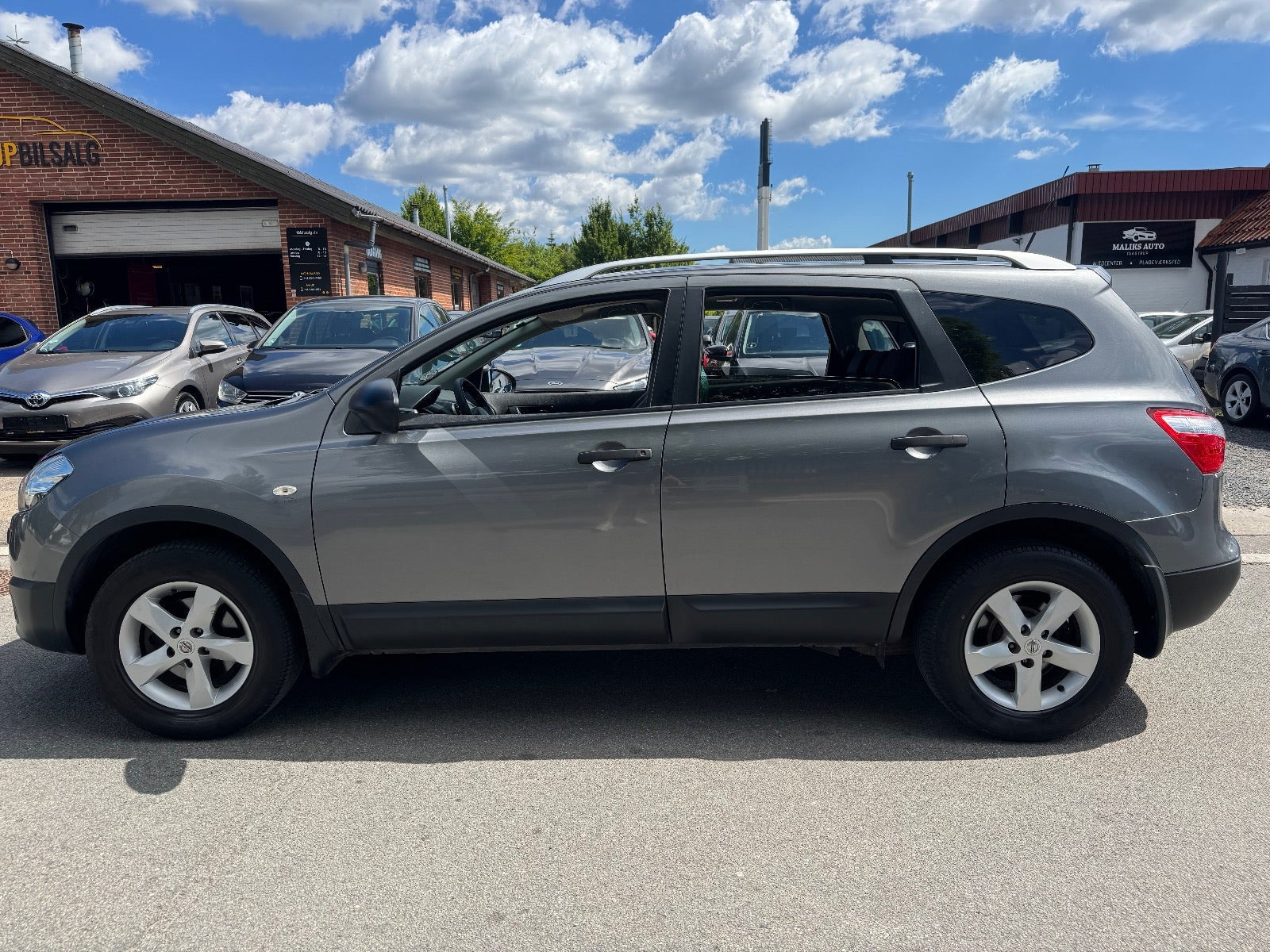 undefined Nissan Qashqai+2 fra 2012
