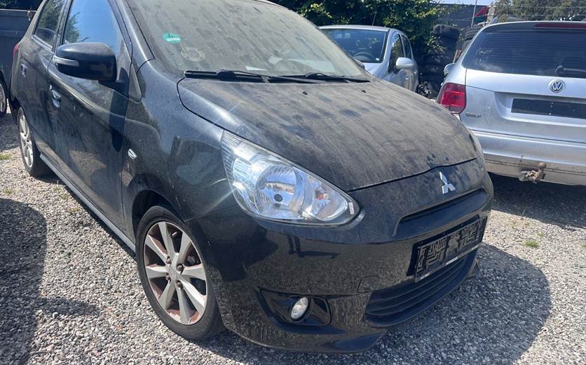 Mitsubishi Space Star 1,2 Black & White