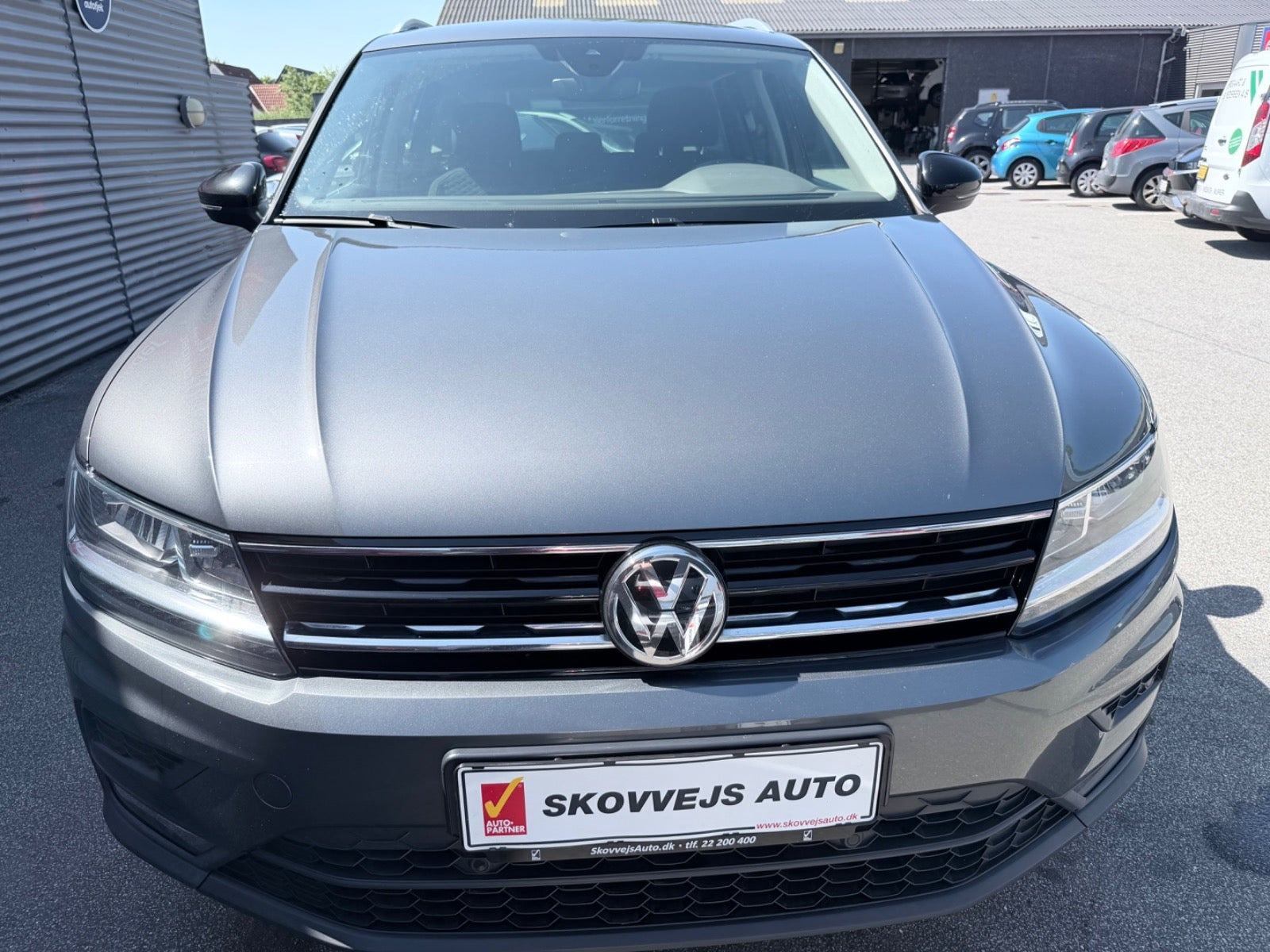 Grå VW Tiguan fra 2020