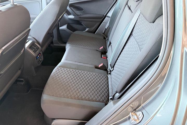Grå VW Tiguan fra 2020