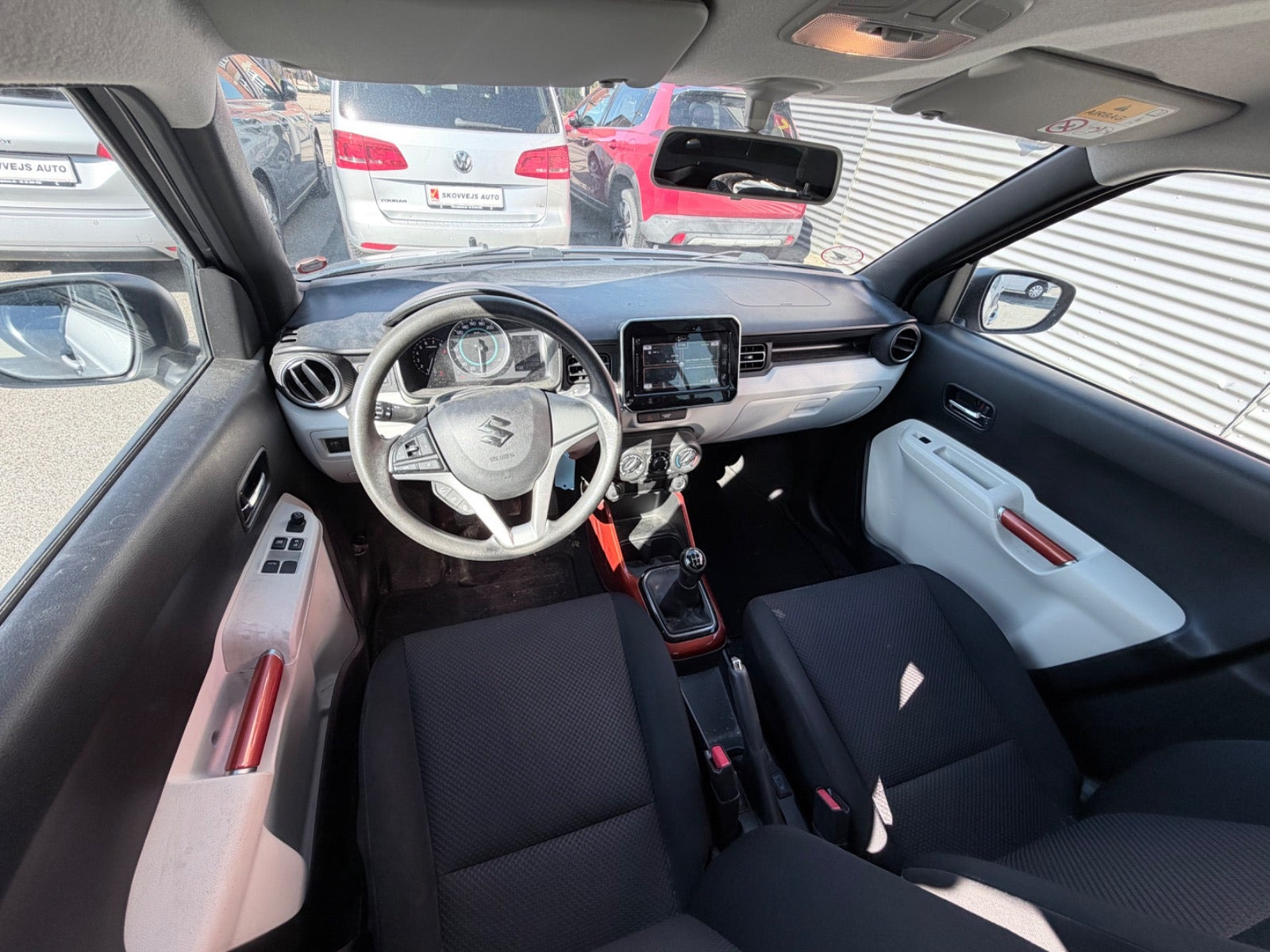 Grå Suzuki Ignis fra 2017