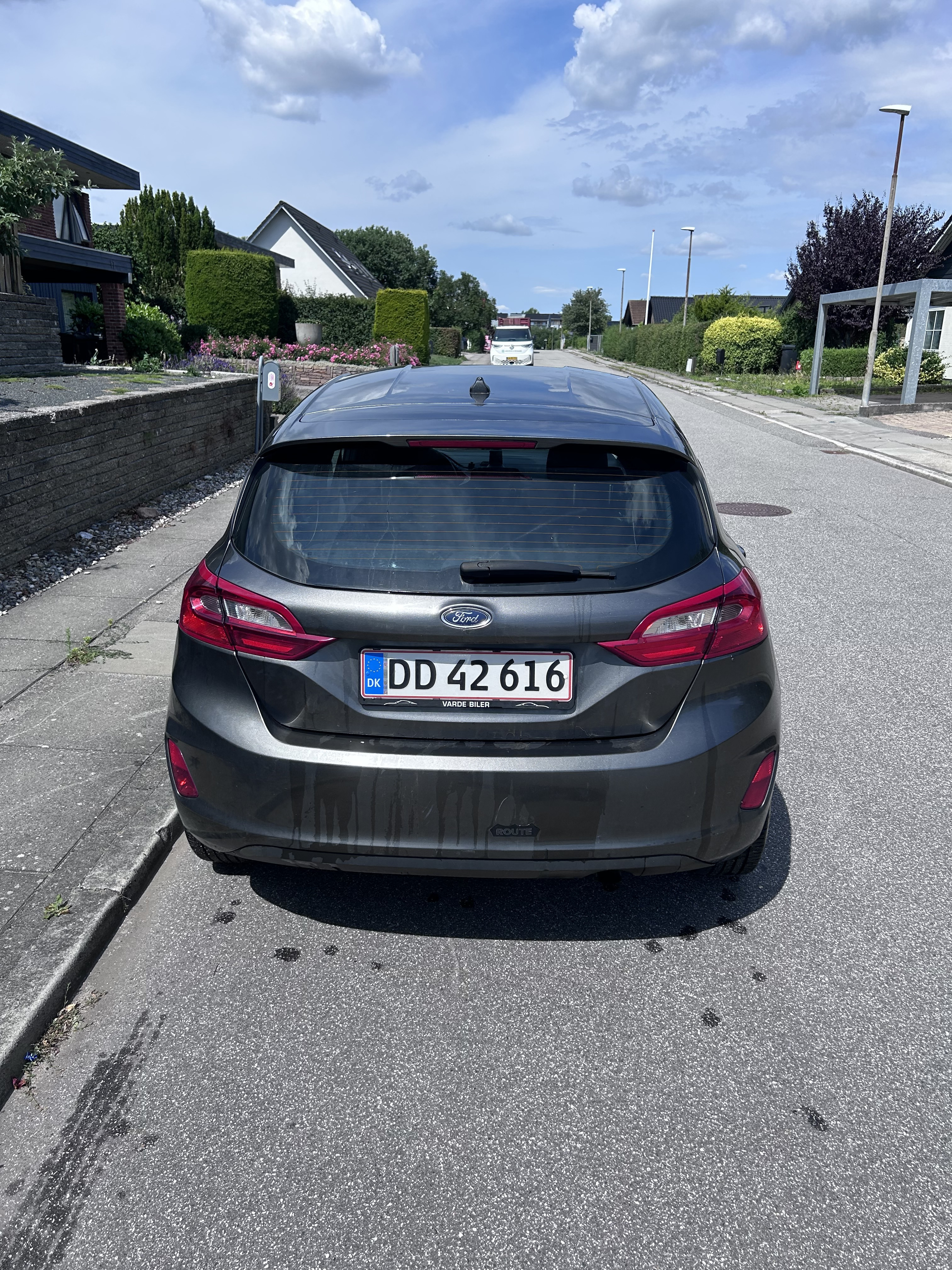 Grå Ford Fiesta fra 2017