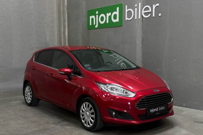 Rød Ford Fiesta fra 2015
