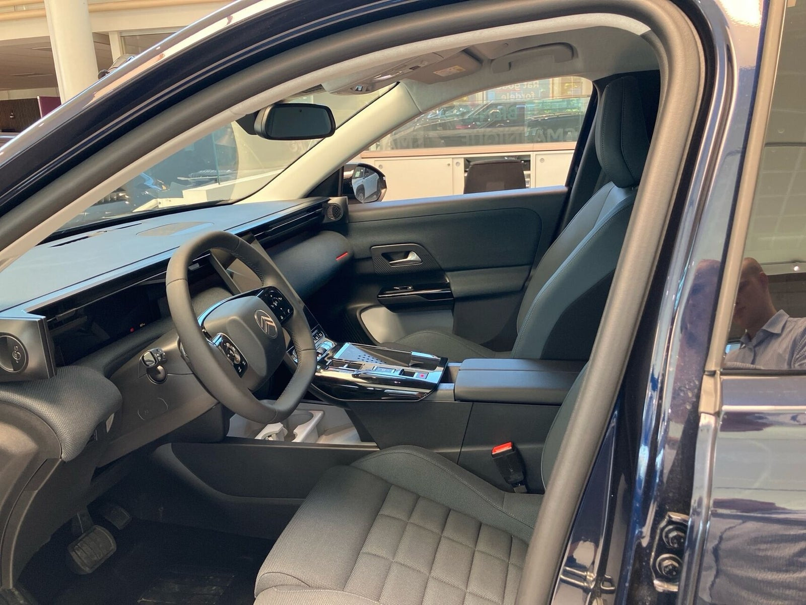 Blå Citroën ë-C5 Aircross fra 2025