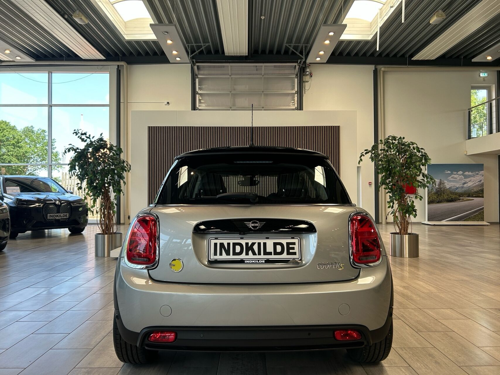 Sølv Mini Cooper fra 2023