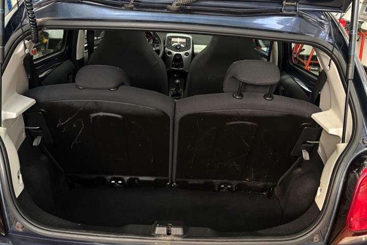 Grøn Citroën C1 fra 2014