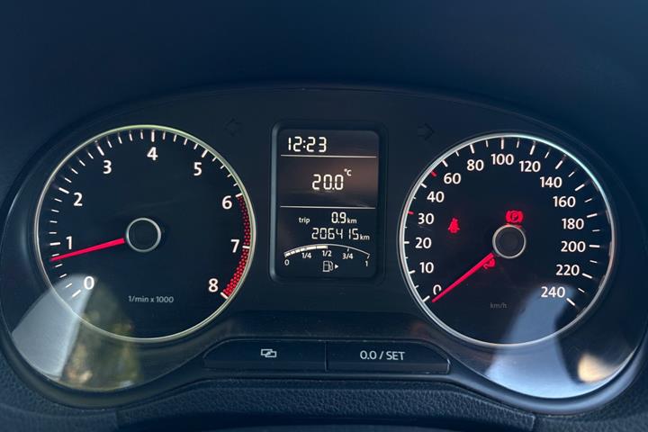 Grøn VW Polo fra 2013