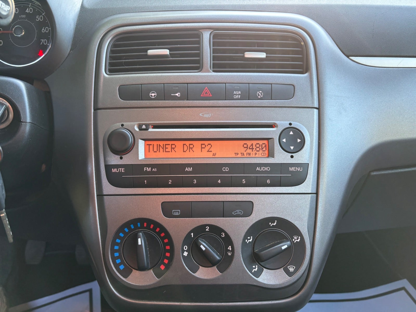 Grøn Fiat Punto fra 2012