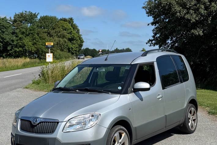 Sølv Skoda Roomster Scout fra 2008