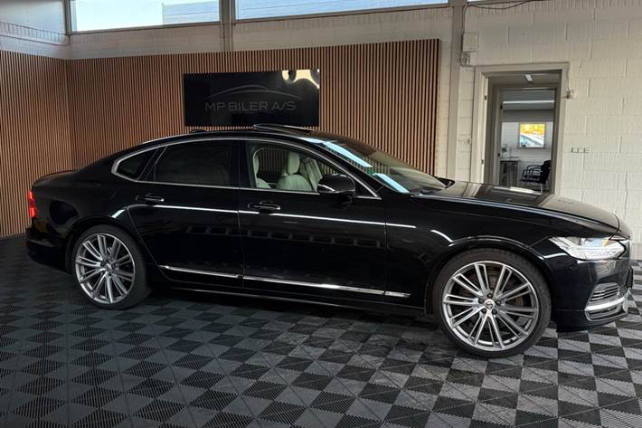 Sort Volvo S90 fra 2021