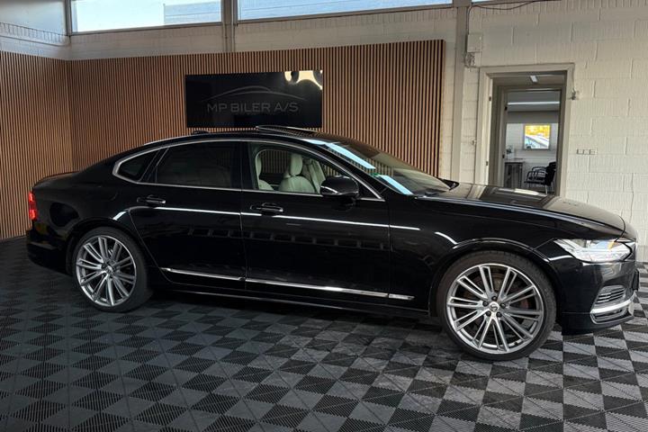 Sort Volvo S90 fra 2021
