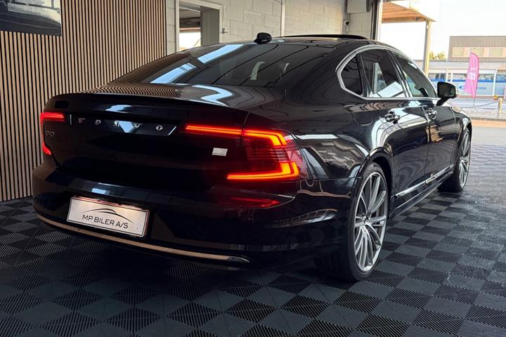 Sort Volvo S90 fra 2021