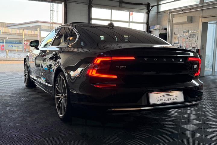 Sort Volvo S90 fra 2021
