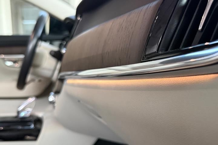 Sort Volvo S90 fra 2021
