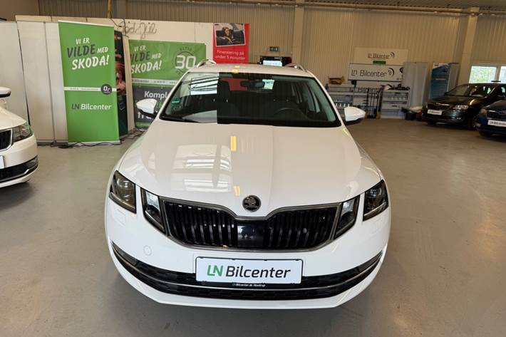 Hvid Skoda Octavia fra 2018