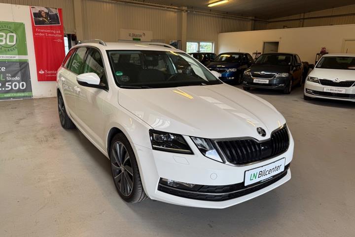 Hvid Skoda Octavia fra 2018