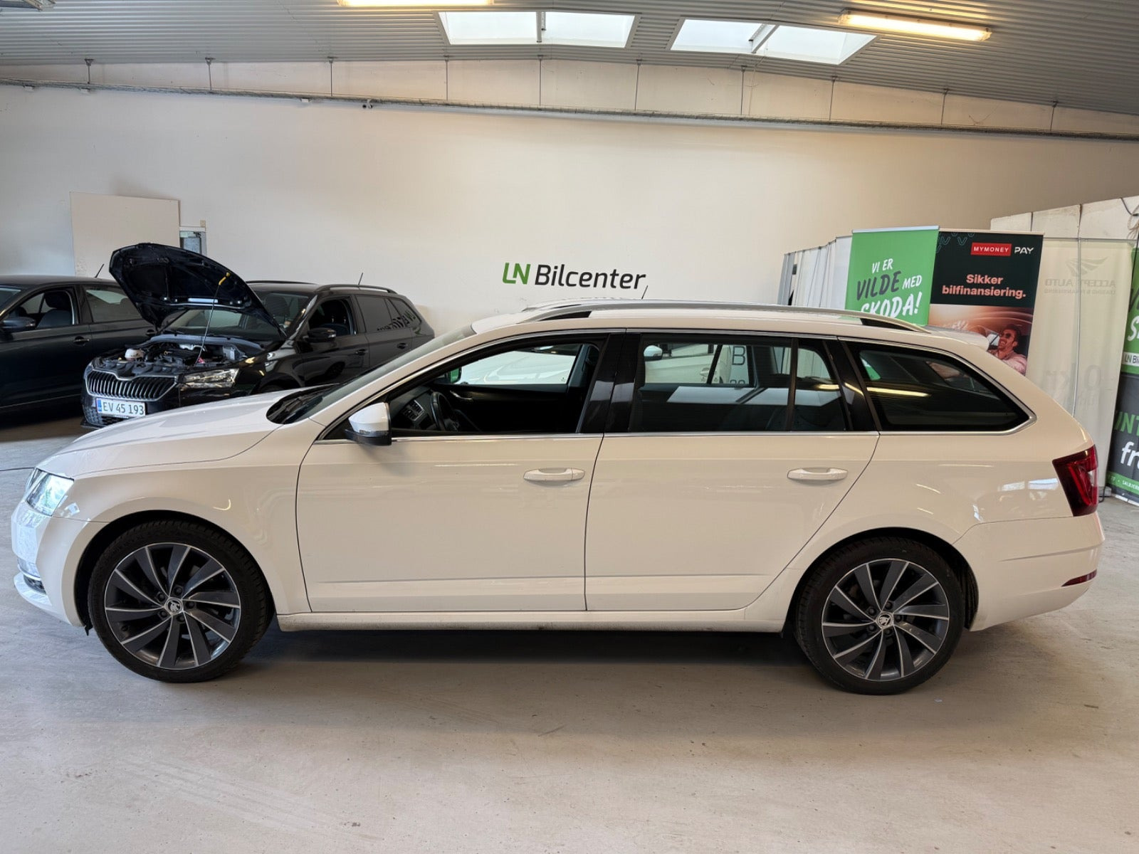 Hvid Skoda Octavia fra 2018