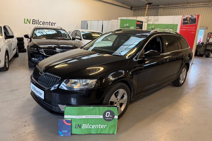 Sort Skoda Octavia fra 2017