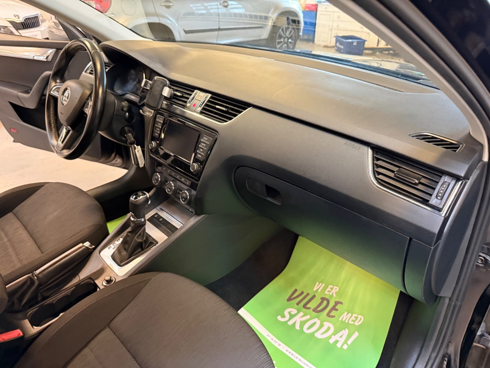 Sort Skoda Octavia fra 2017