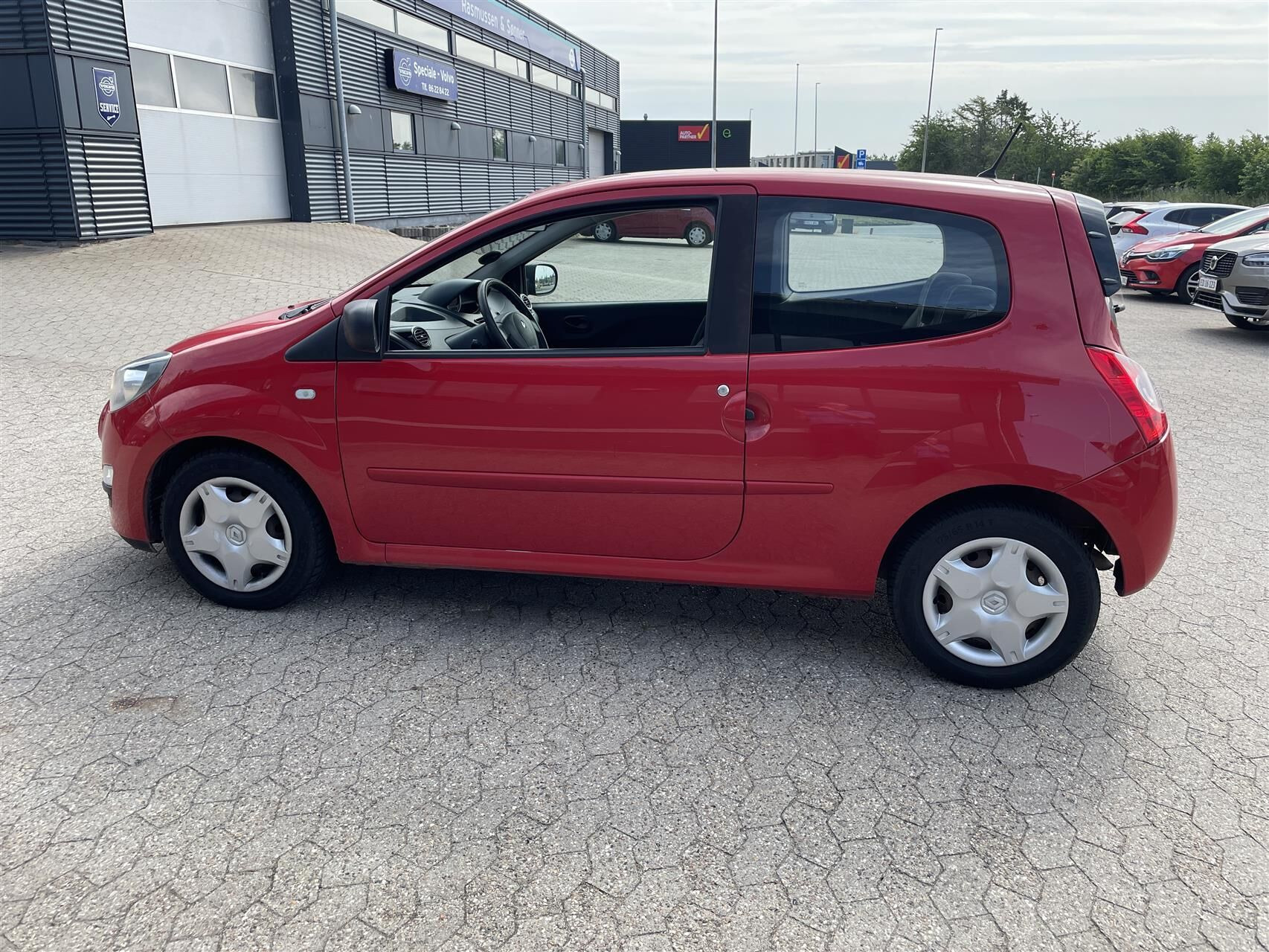 Rød Renault Twingo fra 2014