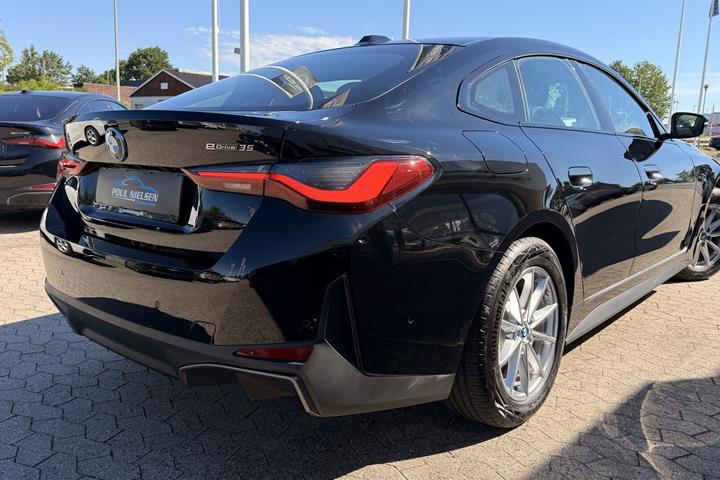 Sort BMW i4 fra 2023