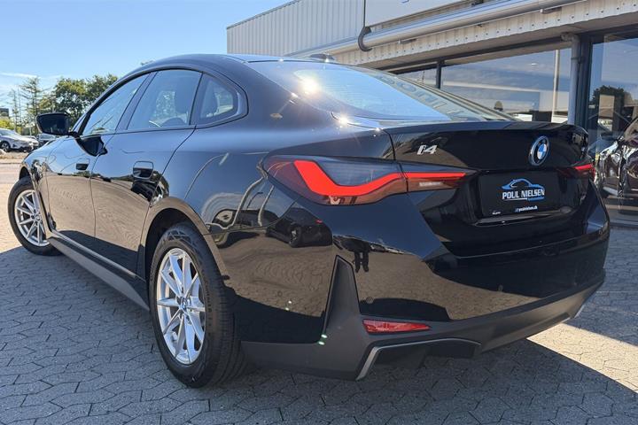 Sort BMW i4 fra 2023