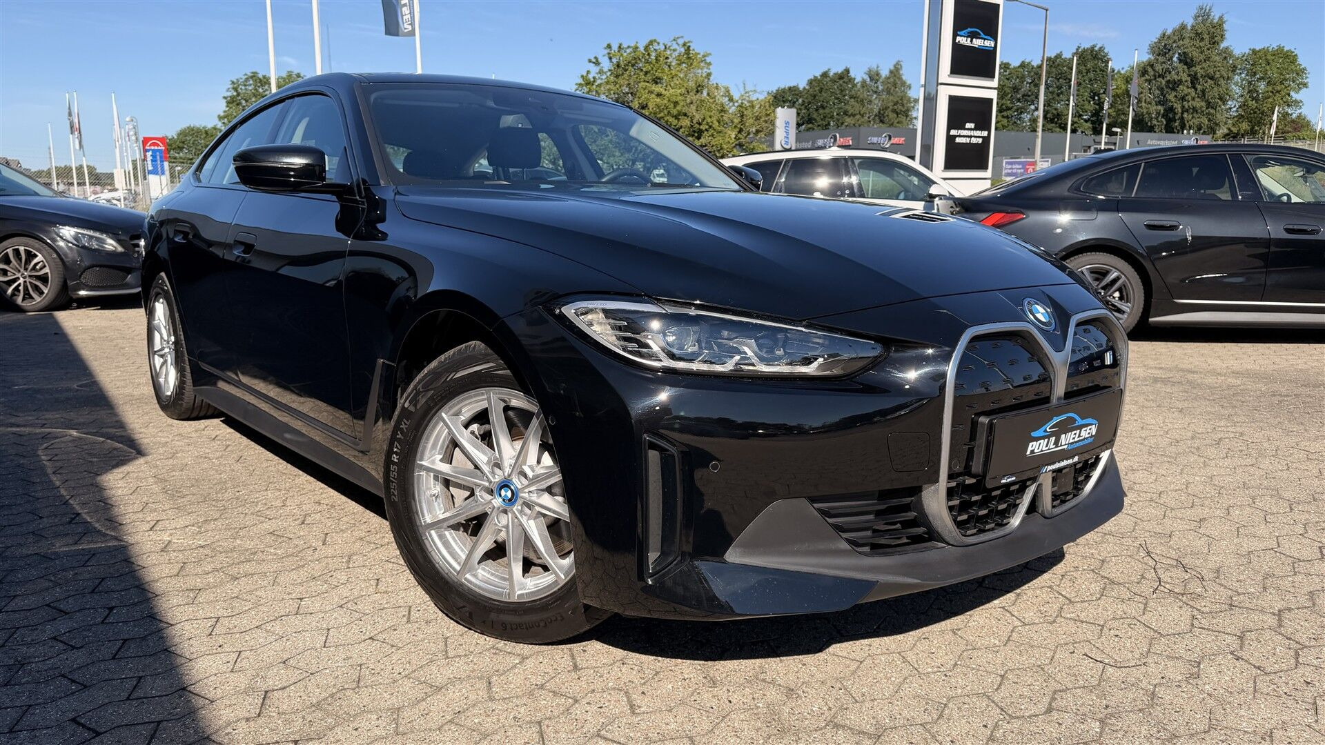 Sort BMW i4 fra 2023
