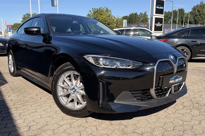 Sort BMW i4 fra 2023