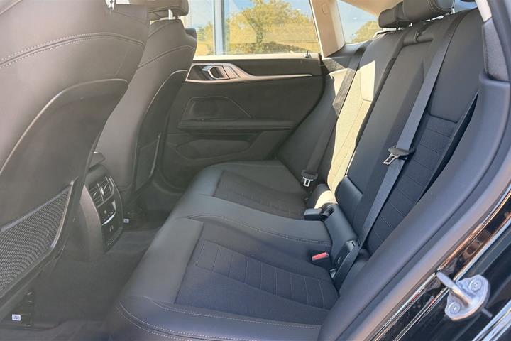 Sort BMW i4 fra 2023