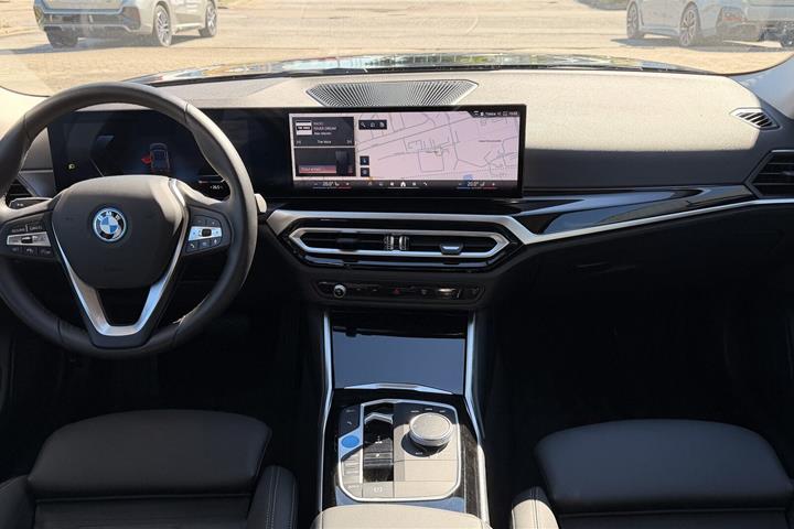 Sort BMW i4 fra 2023
