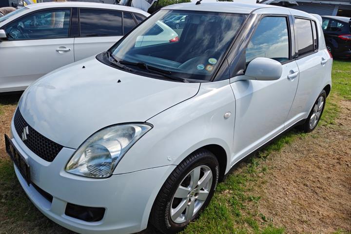 Gul Suzuki Swift fra 2009