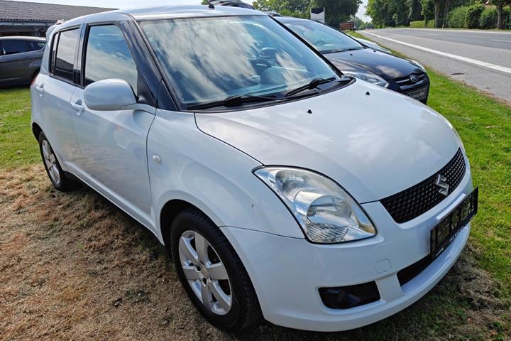 Gul Suzuki Swift fra 2009
