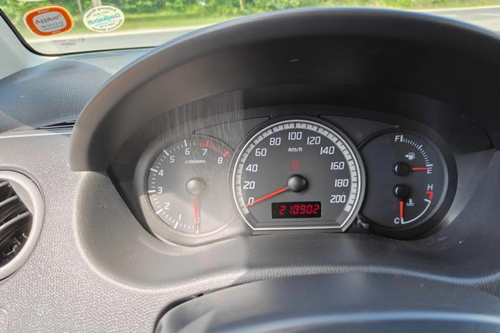 Gul Suzuki Swift fra 2009