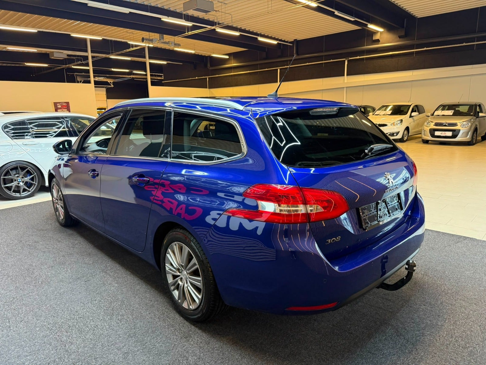 Blå Peugeot 308 fra 2019