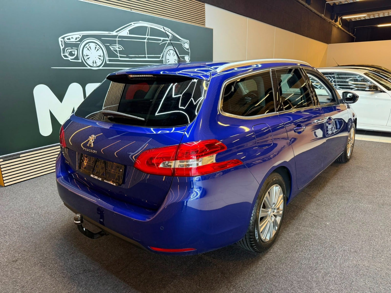 Blå Peugeot 308 fra 2019