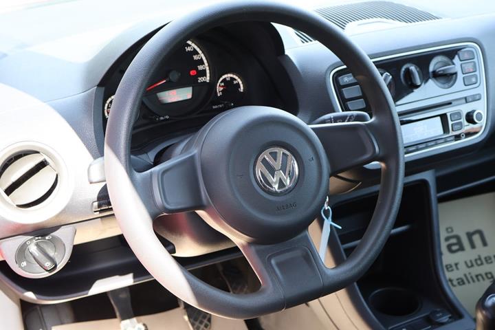 Rød VW UP! fra 2013