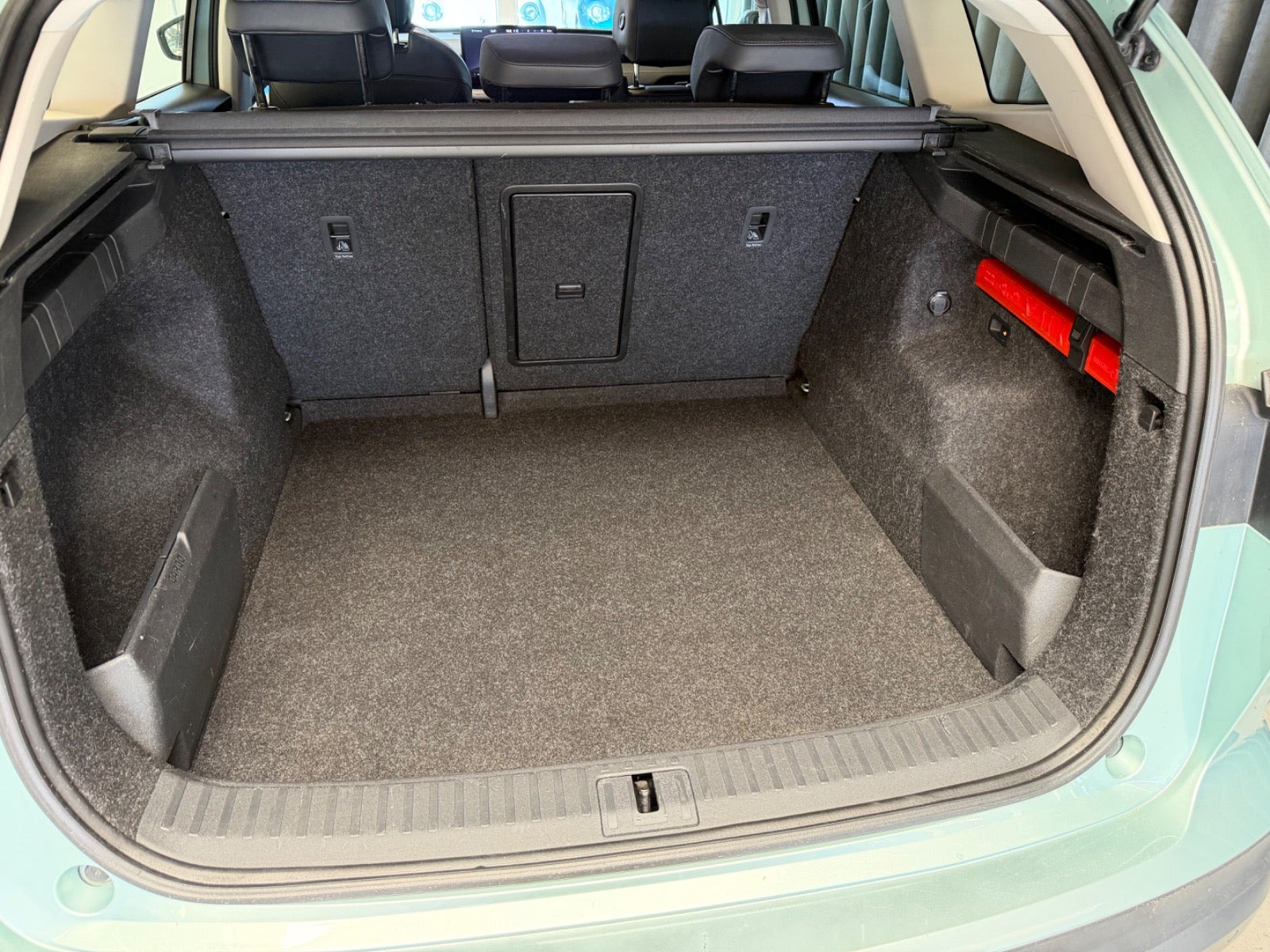 Turquoise Skoda Enyaq fra 2022