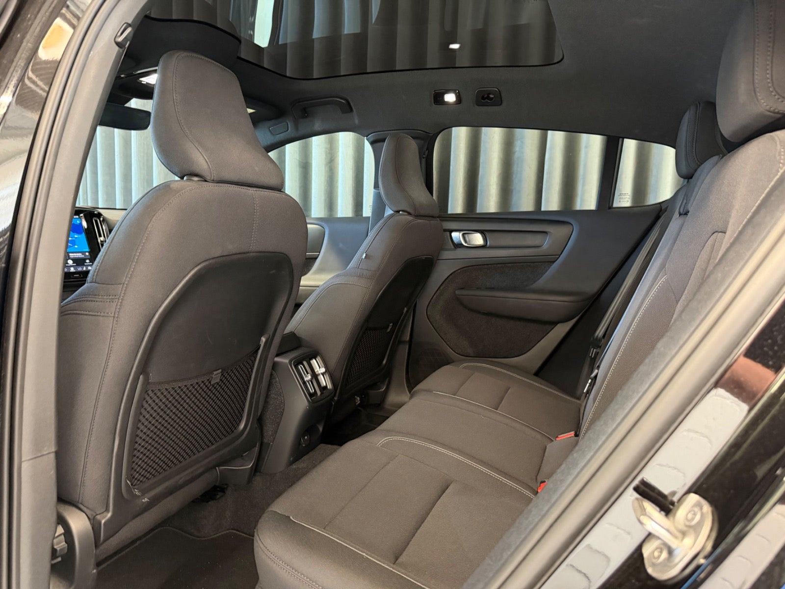 Sort Volvo C40 fra 2023