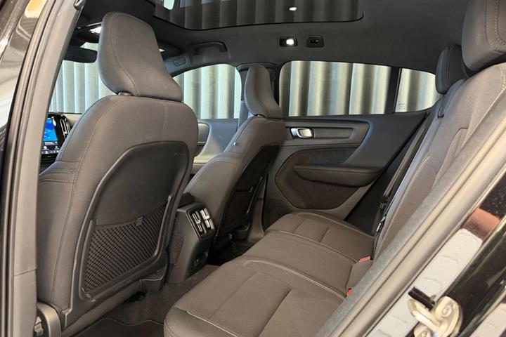 Sort Volvo C40 fra 2023