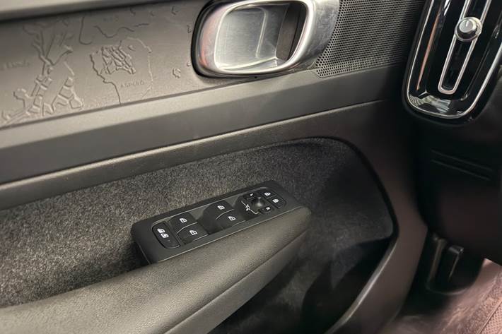 Sort Volvo C40 fra 2023