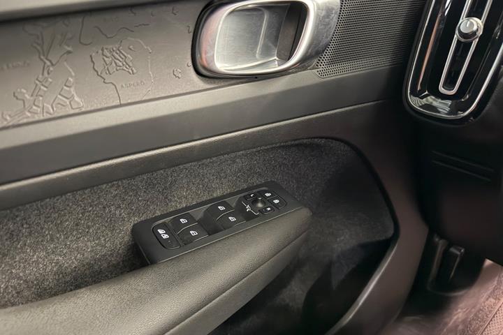 Sort Volvo C40 fra 2023