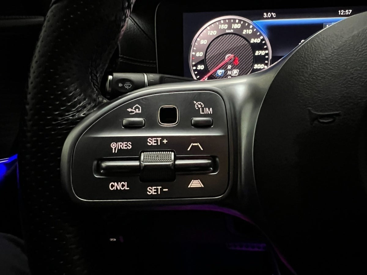 Hvid Mercedes E300 fra 2019