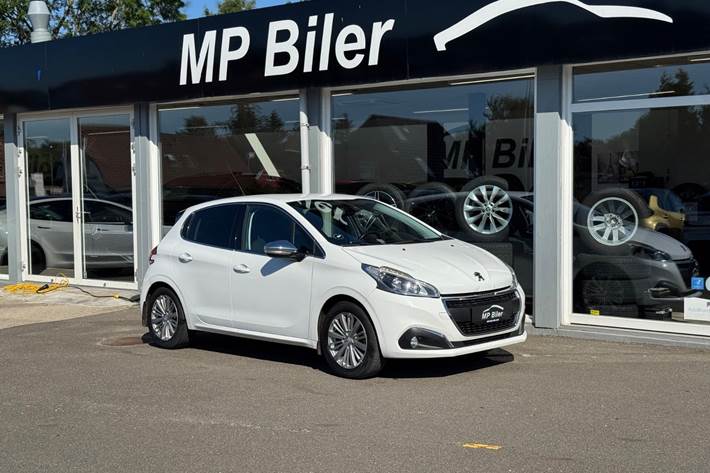 Hvid Peugeot 208 fra 2015