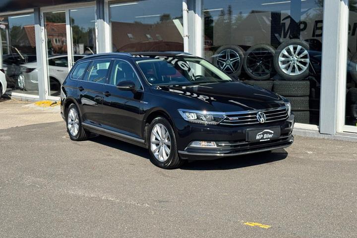 Sort VW Passat fra 2016