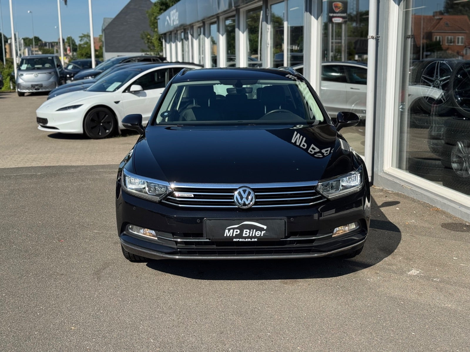 Sort VW Passat fra 2016