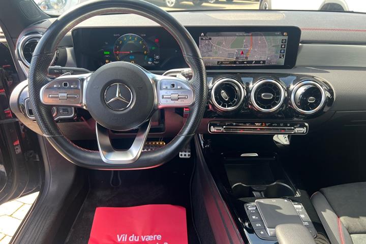 Sort Mercedes CLA250 e fra 2021
