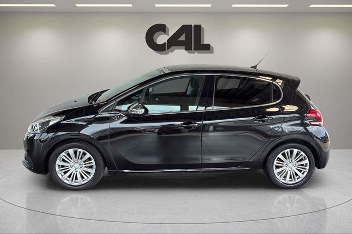 Sort Peugeot 208 fra 2019