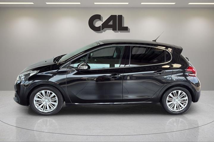 Sort Peugeot 208 fra 2019